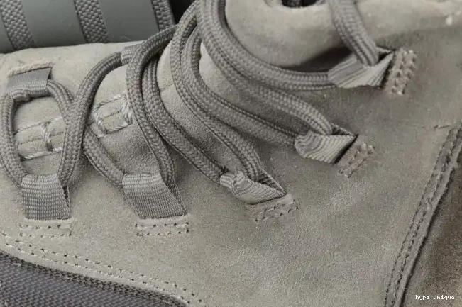 hype GLOW GUM LIGHT GREY 750 YEEZY ADIDAS DARK BB1840 BOOST 0601